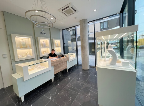 Otevření 1. prodejny